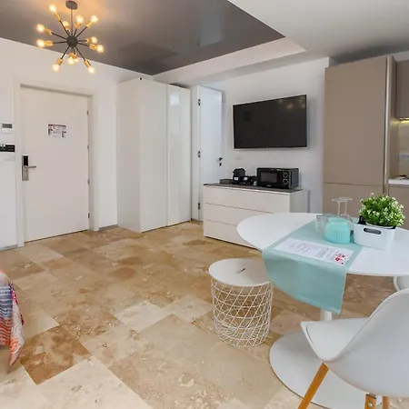 Apartment Studio Astria Rosegold - Complex Novum *