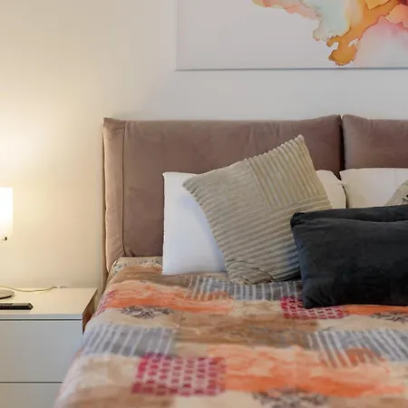 Astria Rosegold - Complex Novum Apartment *