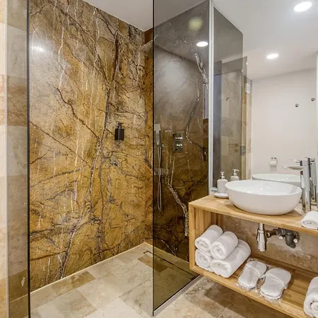 Astria Rosegold - Complex Novum Apartment *